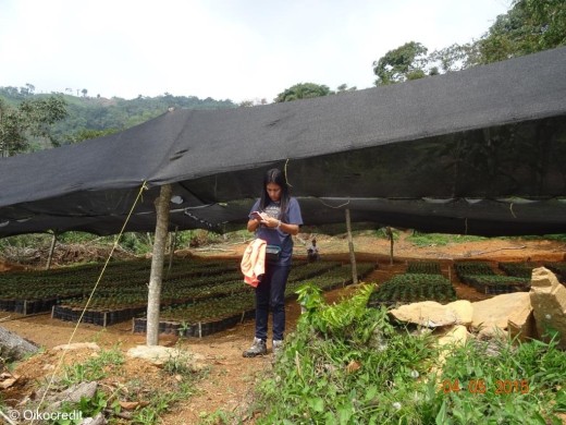 Sheila Falen bei einem Besuch einer Kaffebauerngenossenschaft Sheila Falen bei einem Besuch einer Kaffebauerngenossenschaft